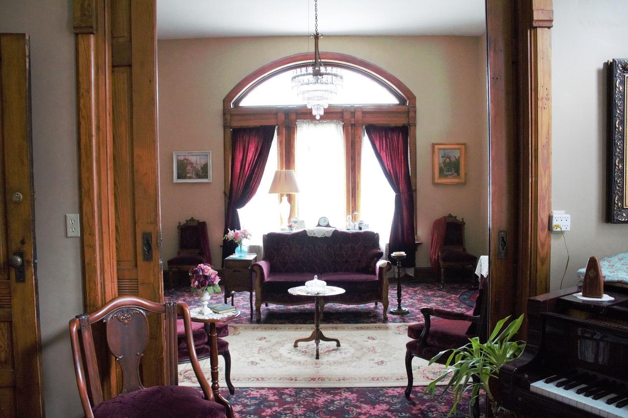 Mansion On The Mile B&B Indianapolis Exterior photo